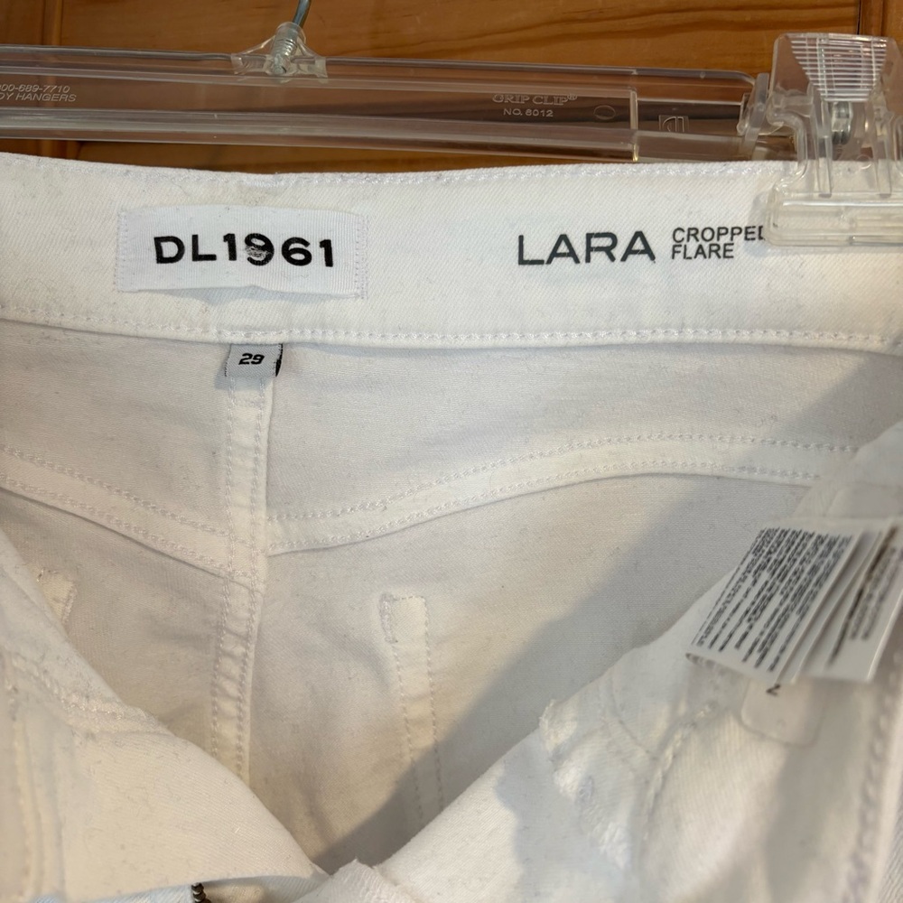 DL1961 Lara Cropped Flare White Jeans size 29 Denim Raw Hem Spring Summer - Picture 6 of 12